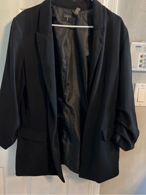 Tahari Black Open-Front Blazer